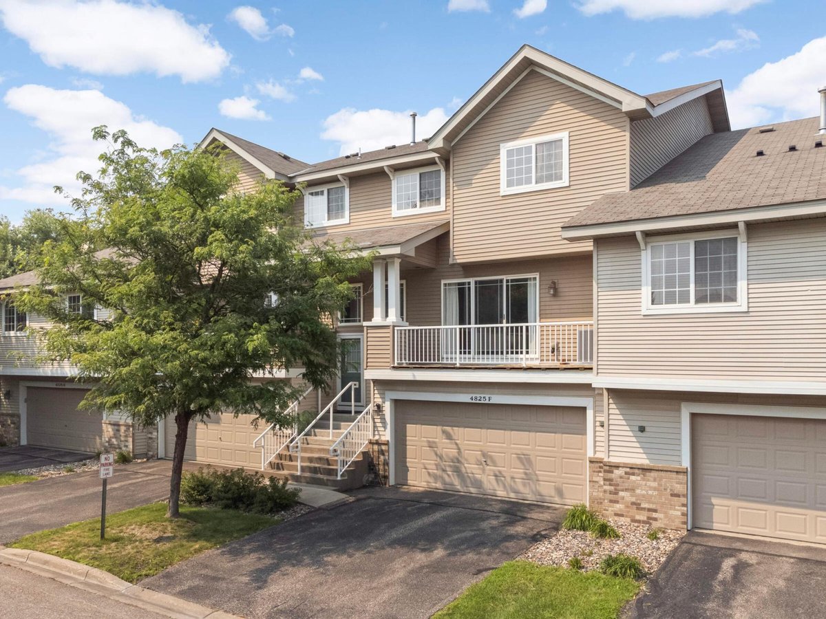4825 Underwood Lane N #F, Plymouth, MN 55442