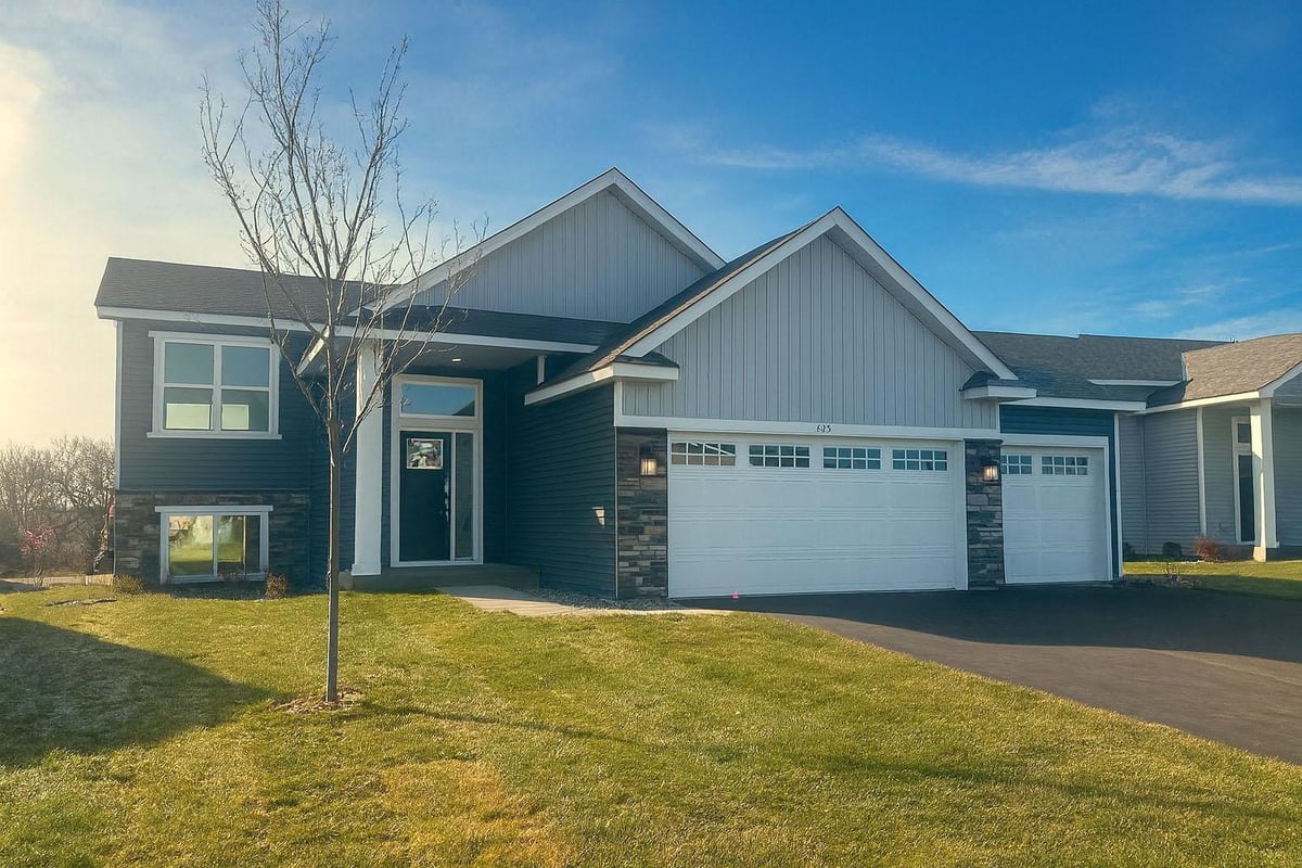 825 Erickson Lane, Buffalo, MN 55313