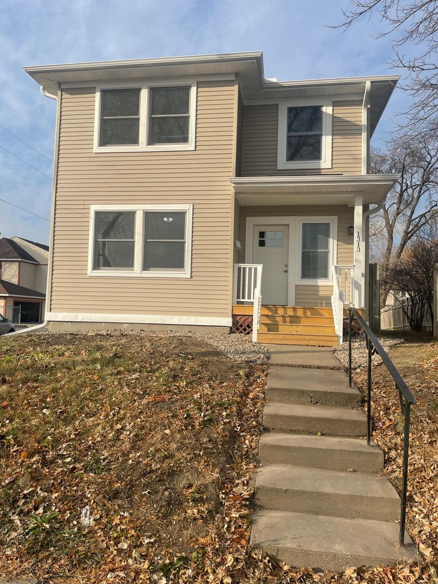 1313 Irving Avenue N, Minneapolis, MN 55411