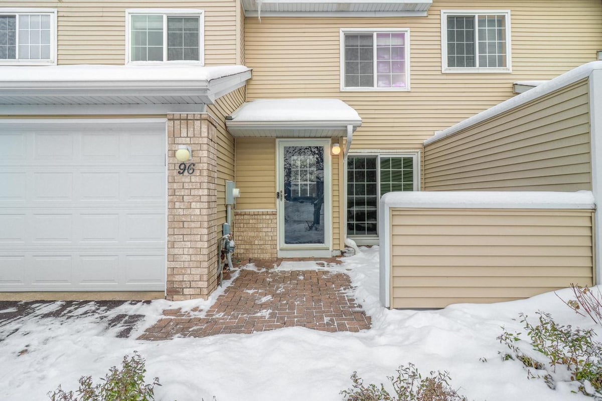 2230 Ranchview Lane N #96, Plymouth, MN 55447