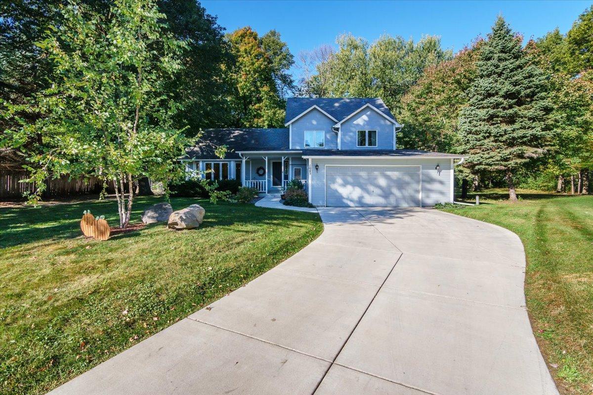1045 Crest Ridge Court, Minnetrista, MN 55364