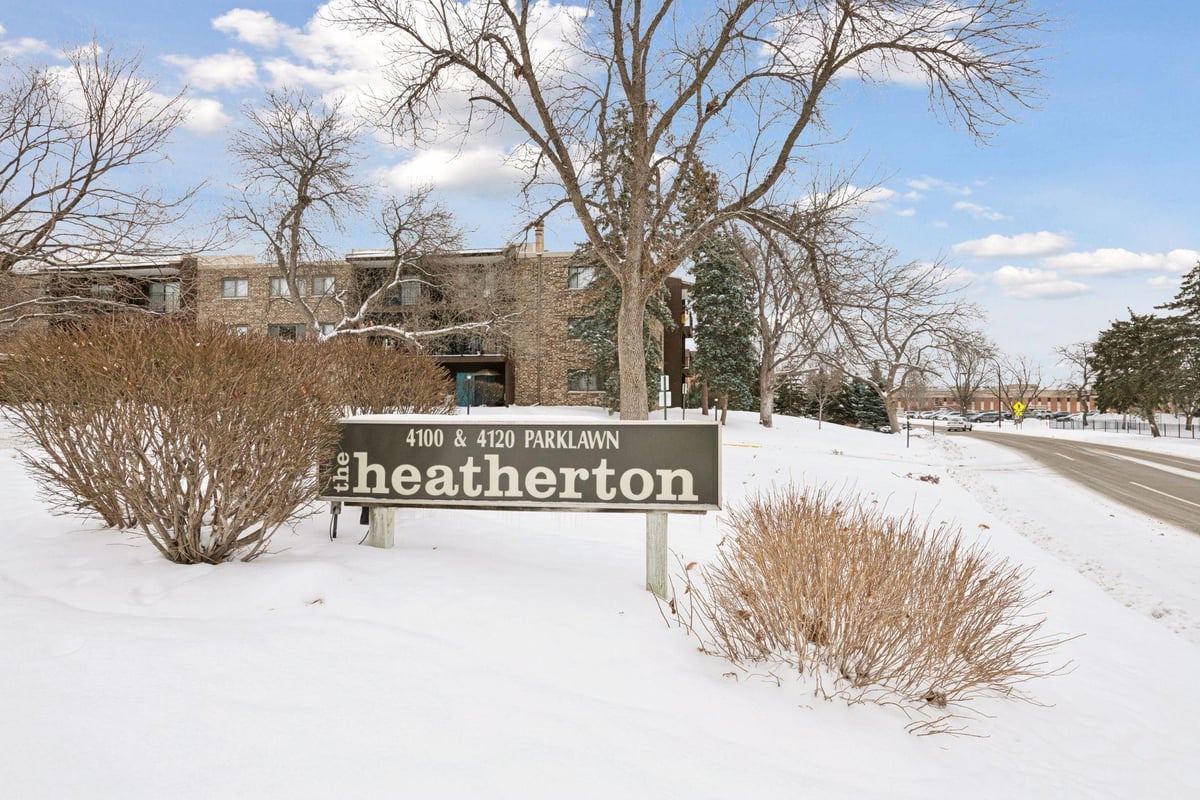 4120 Parklawn Avenue #228, Edina, MN 55435