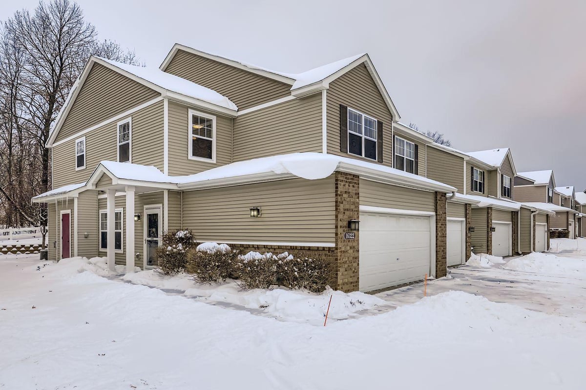 16322 70th Avenue N, Maple Grove, MN 55311