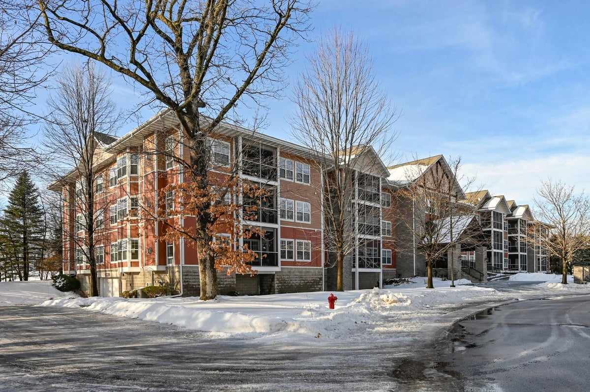 9165 Comstock Lane N #204, Maple Grove, MN 55311