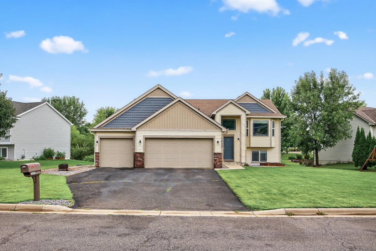 1805 10th Street NE, Buffalo, MN 55313