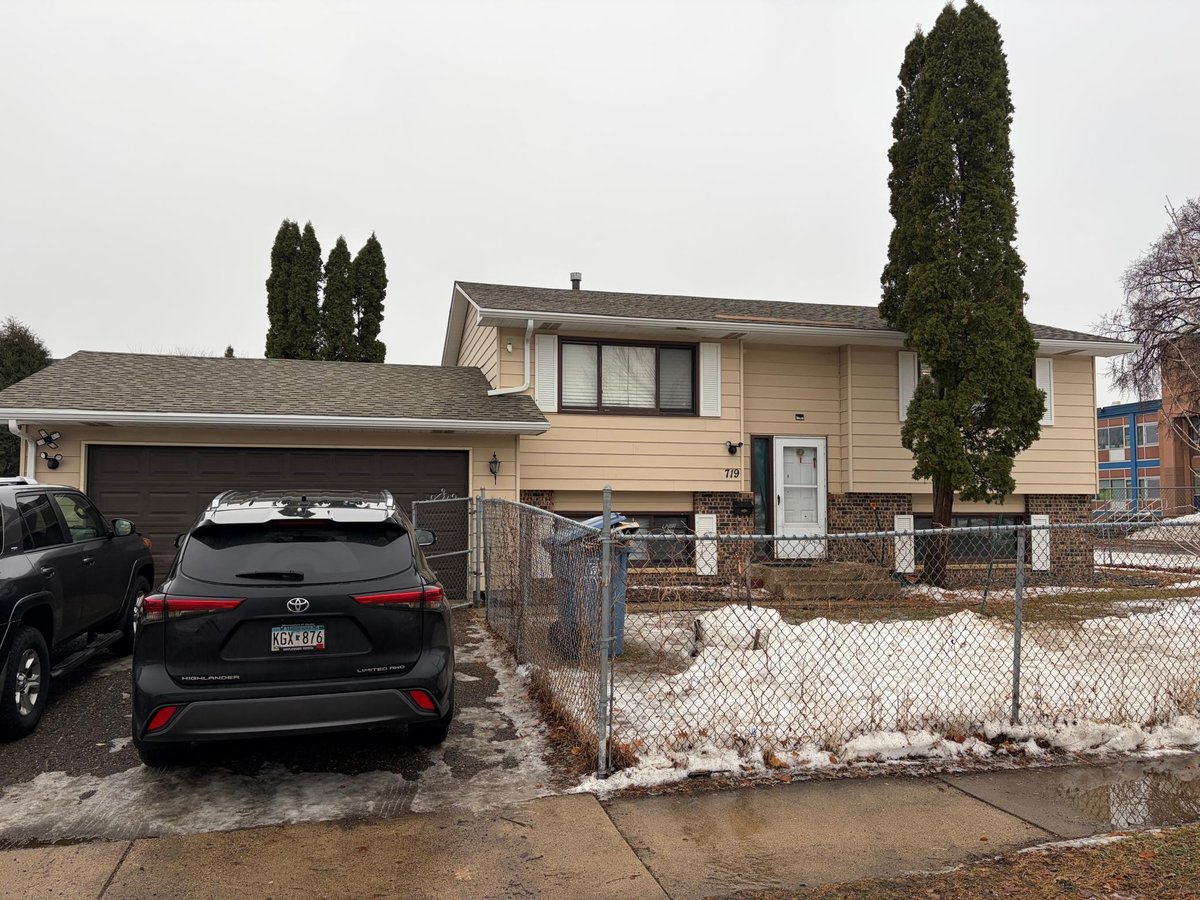 719 Givens Lane, Minneapolis, MN 55411