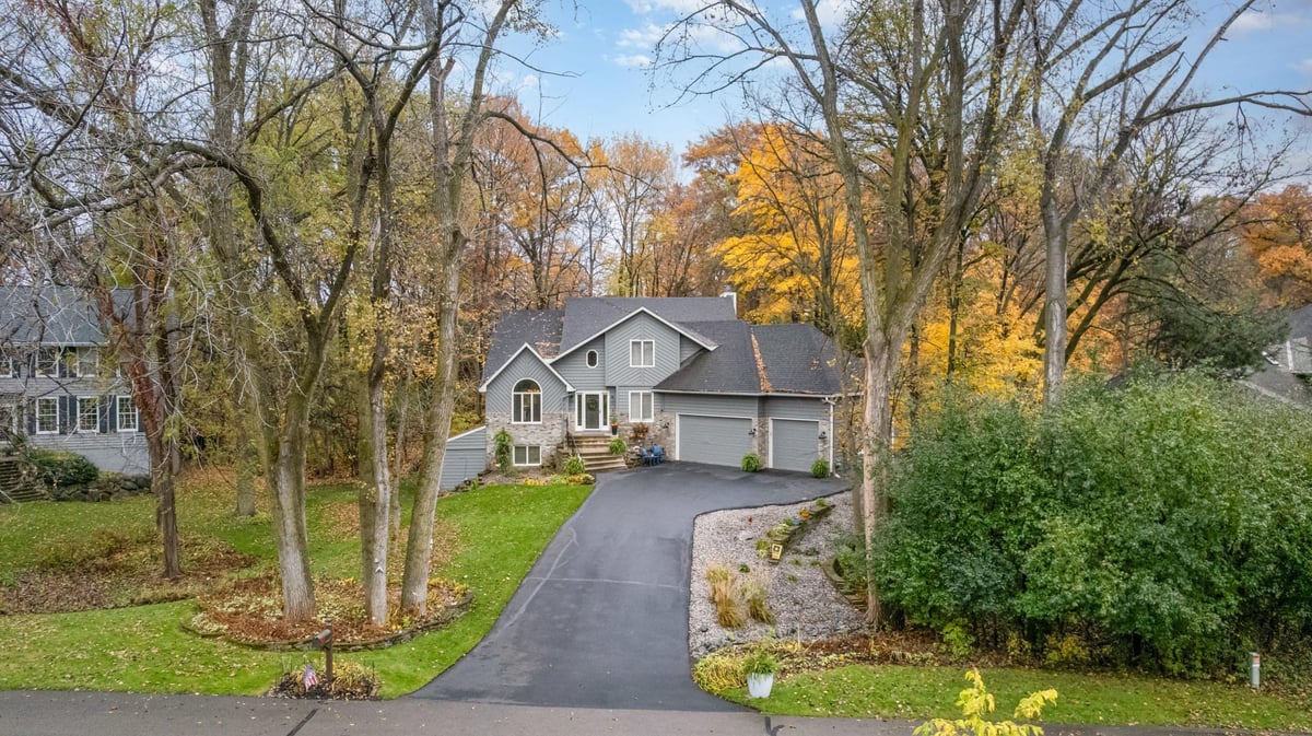 14011 Minnehaha Place, Minnetonka, MN 55391