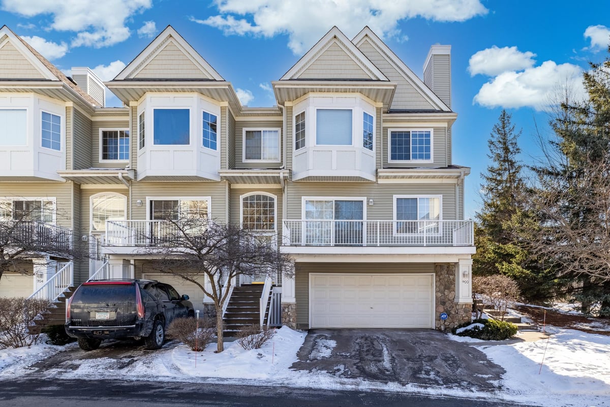 900 Fairfield Way, Hopkins, MN 55305