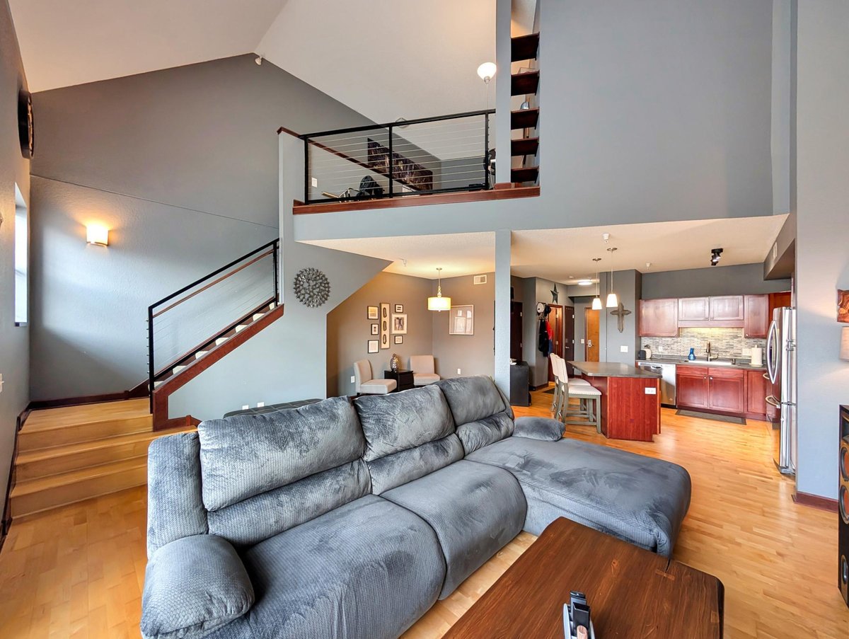 308 E 18th Street #305, Minneapolis, MN 55404