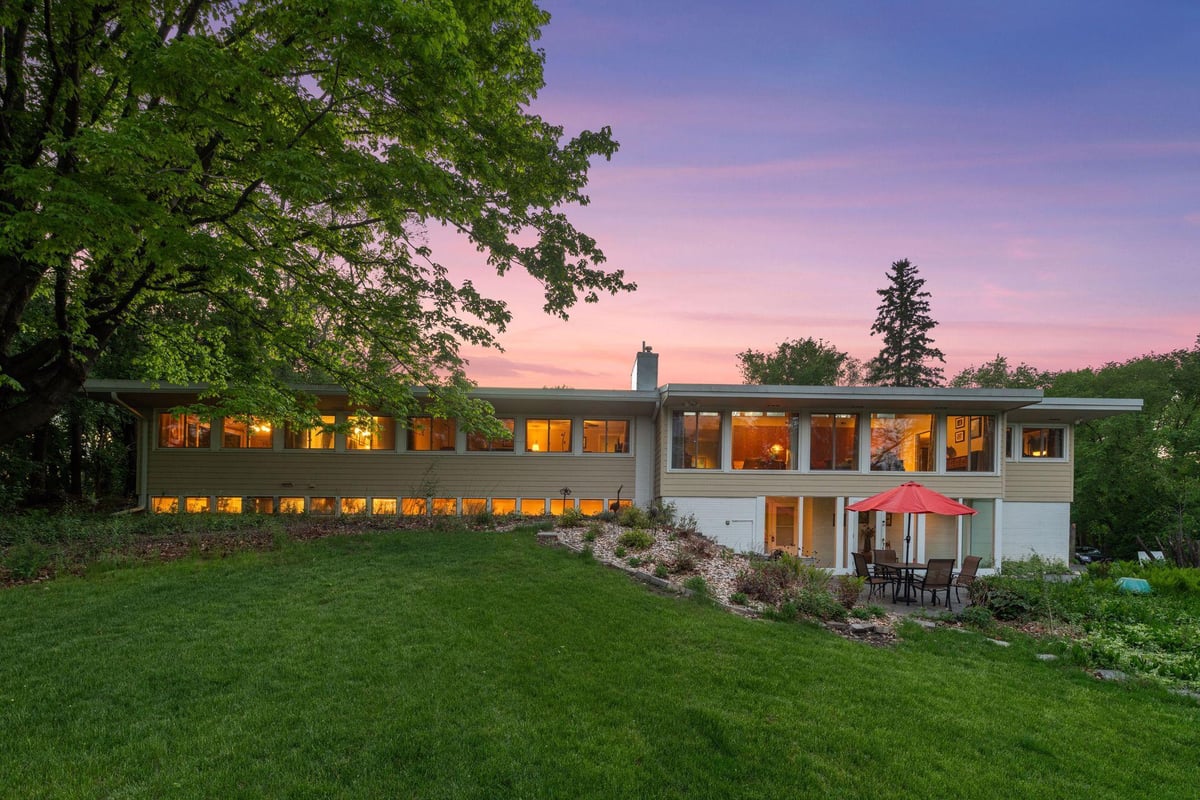1628 Oakways Street, Minnetonka, MN 55391