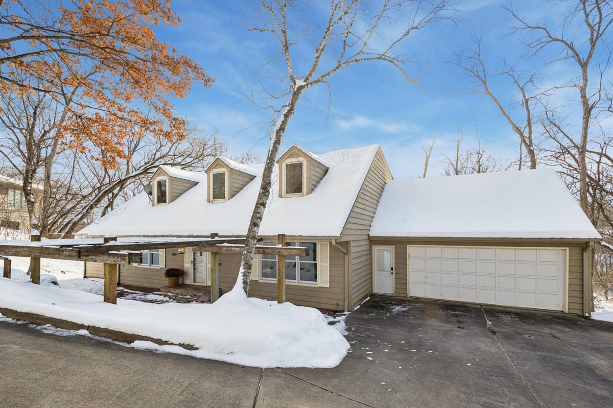 18213 Hermitage Way, Minnetonka, MN 55345