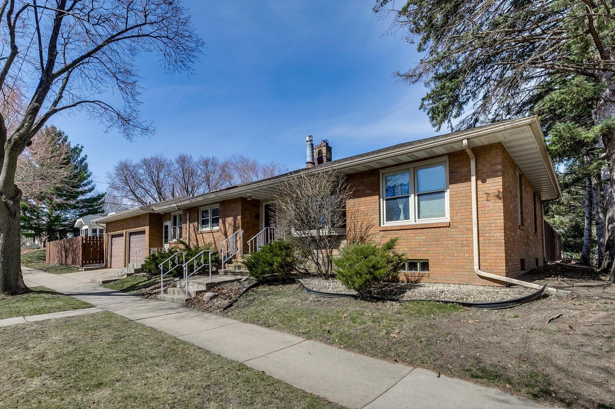 1345 Berkeley Avenue, Saint Paul, MN 55105