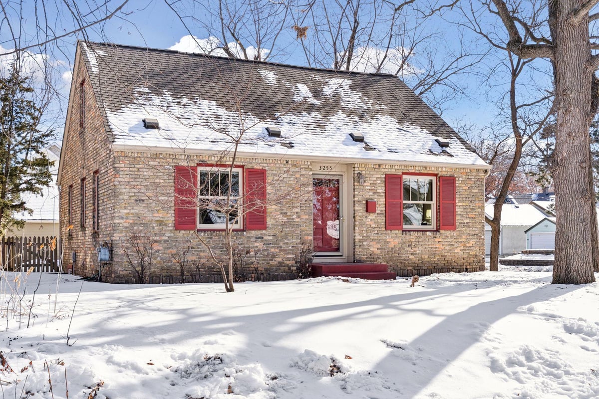 3255 47th Avenue S, Minneapolis, MN 55406