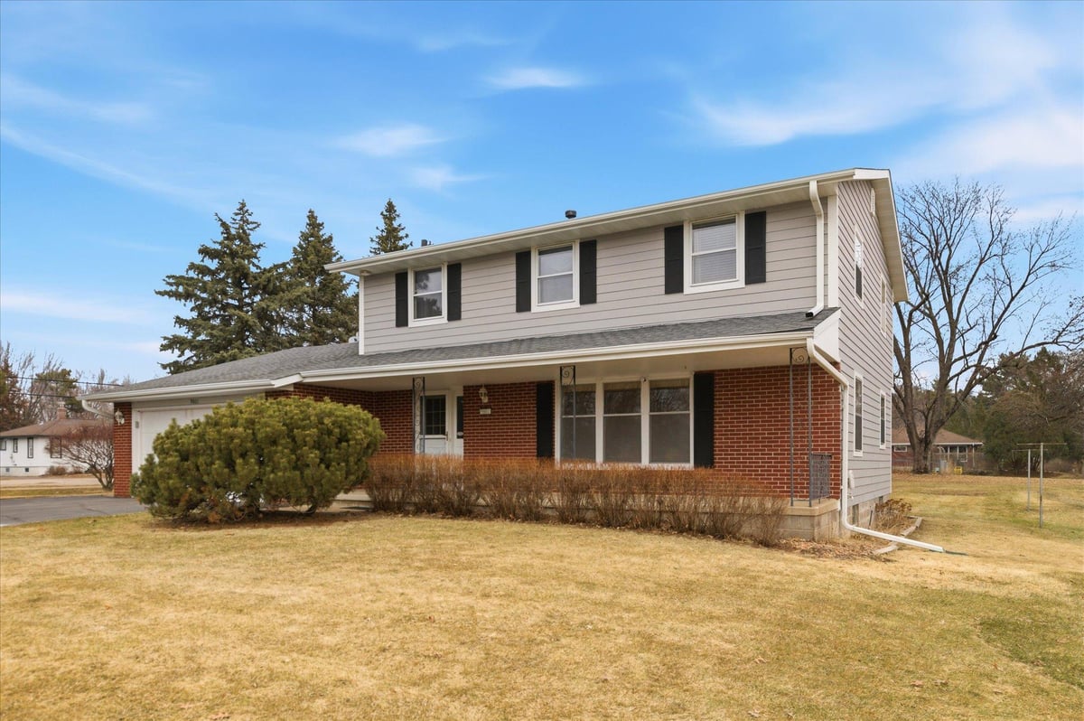 9801 13th Avenue S, Bloomington, MN 55425