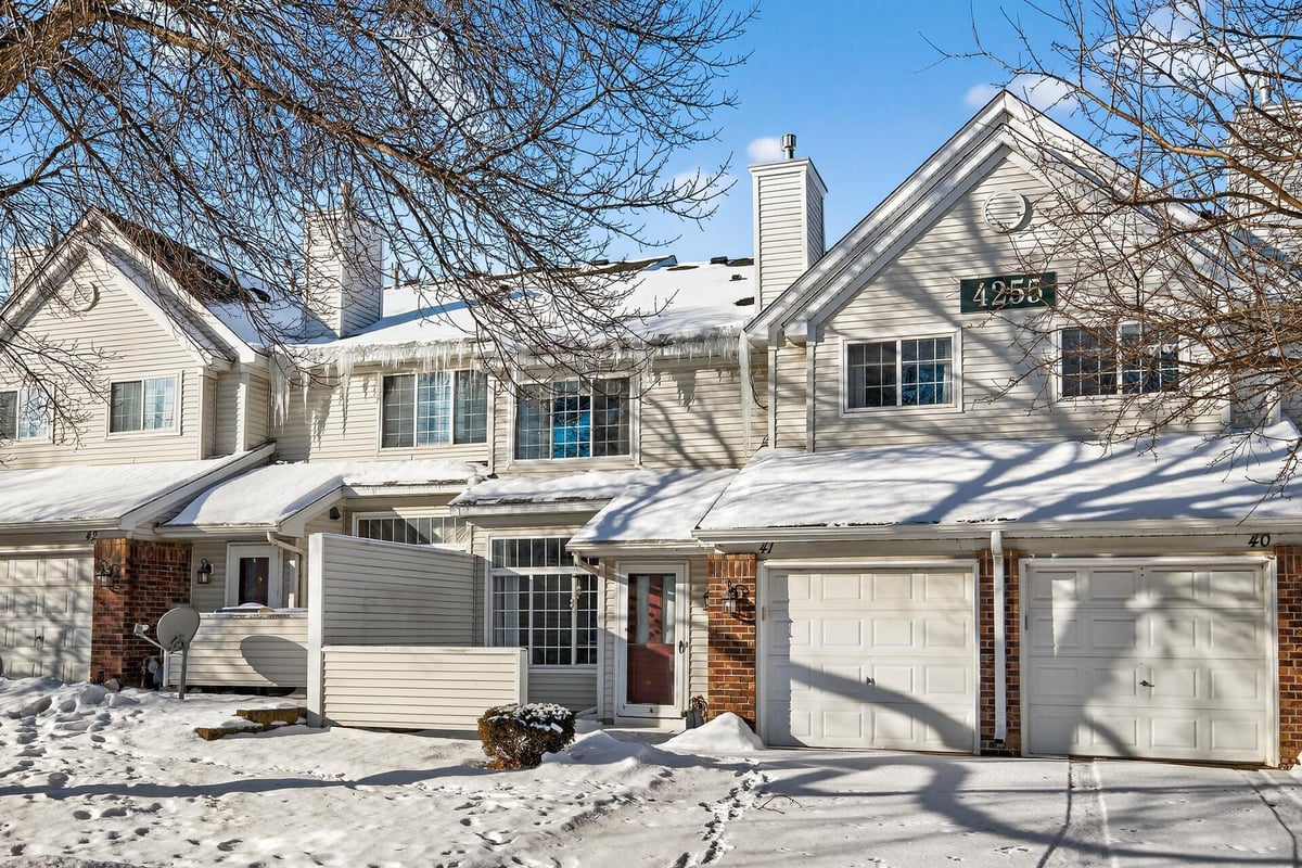4255 Merrimac Lane N #41, Plymouth, MN 55446