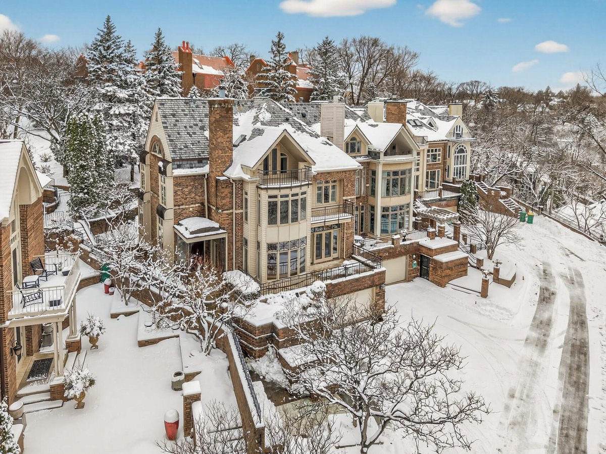 112 Groveland Terrace, Minneapolis, MN 55403