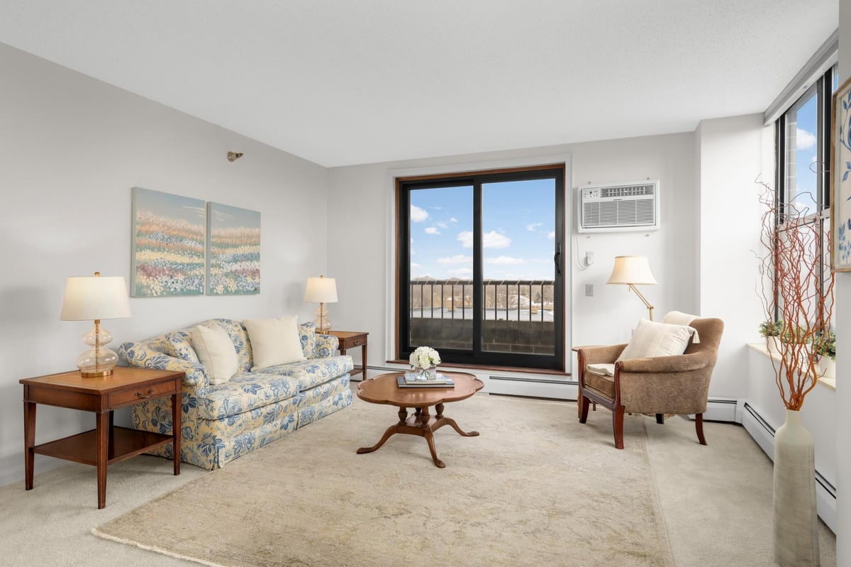 7600 Golden Valley Road #709, Golden Valley, MN 55427