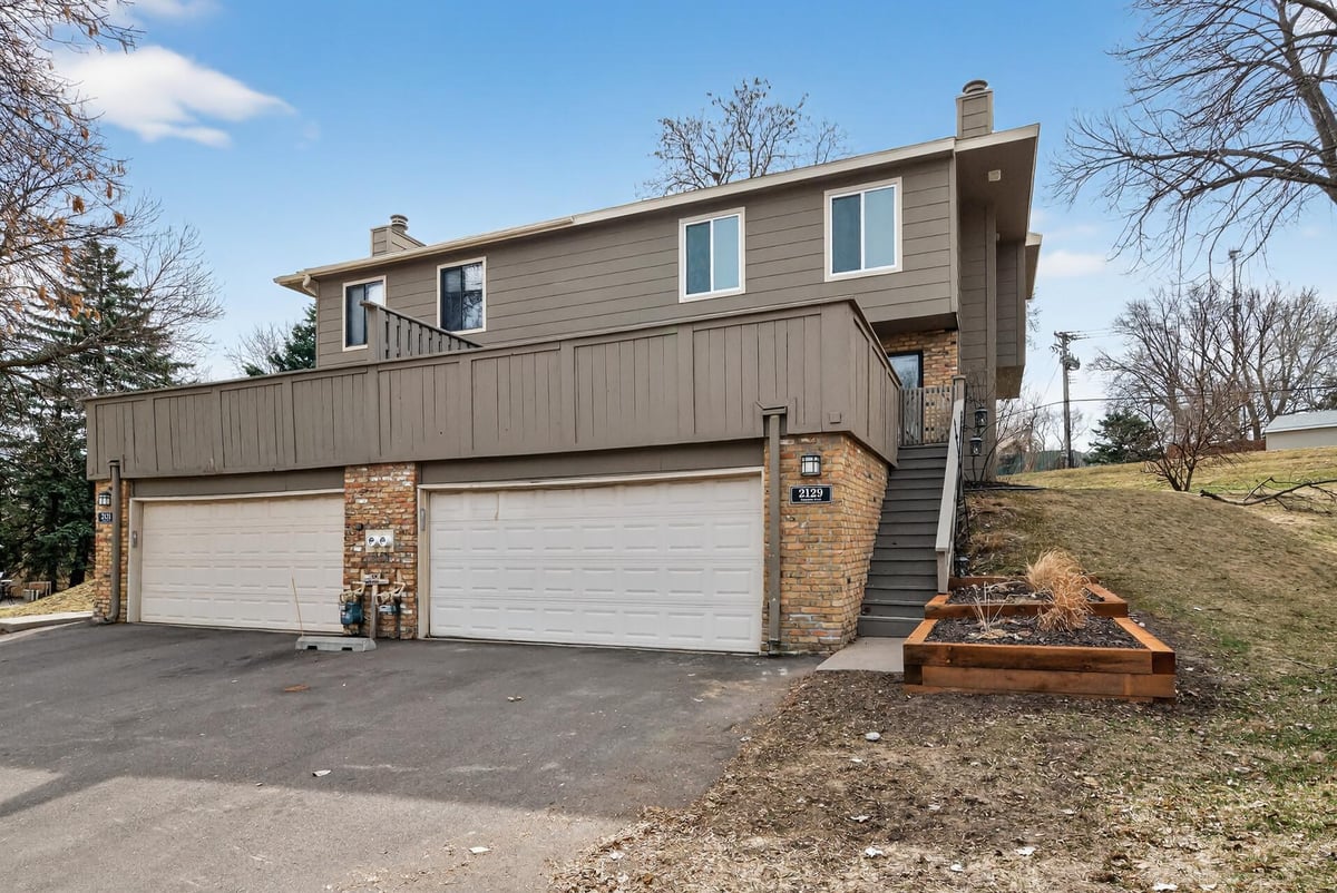 2129 Tamarin Trail, Golden Valley, MN 55427