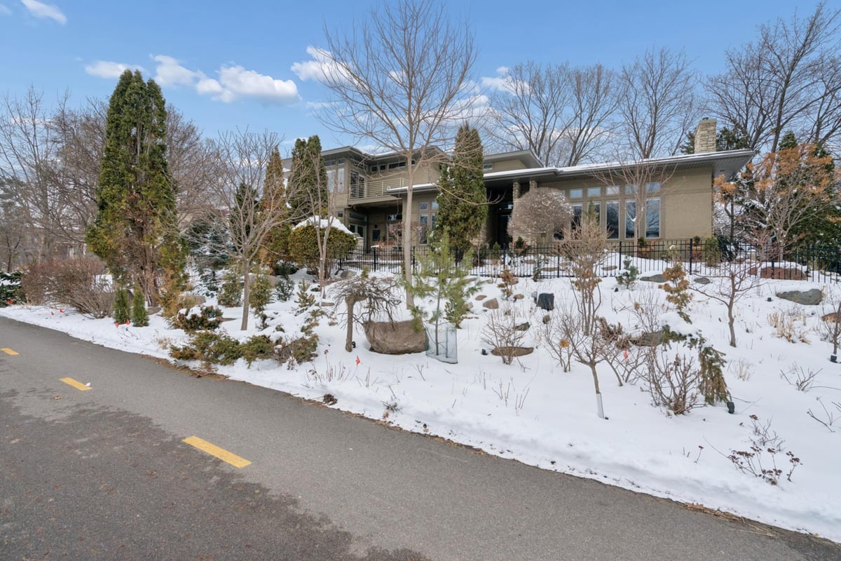 2864 Irving Avenue S, Minneapolis, MN 55408