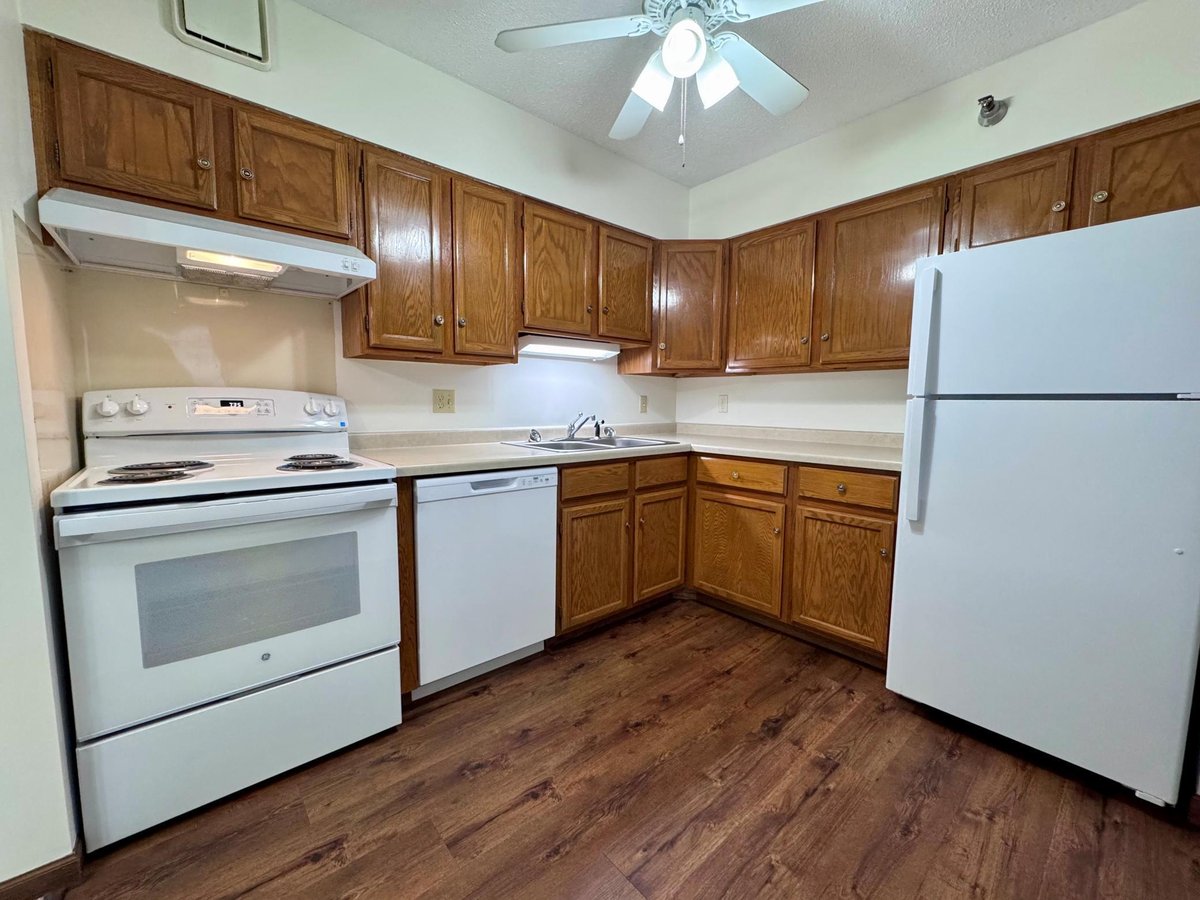 7600 Golden Valley Road #502, Golden Valley, MN 55427