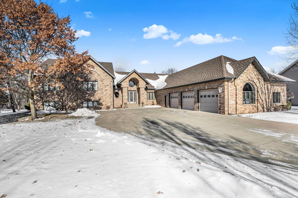 2177 Mill Pond Drive, Saint Cloud, MN 56303