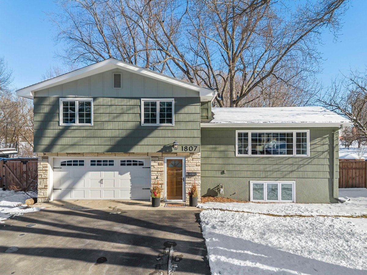 1807 Texas Avenue S, Saint Louis Park, MN 55426