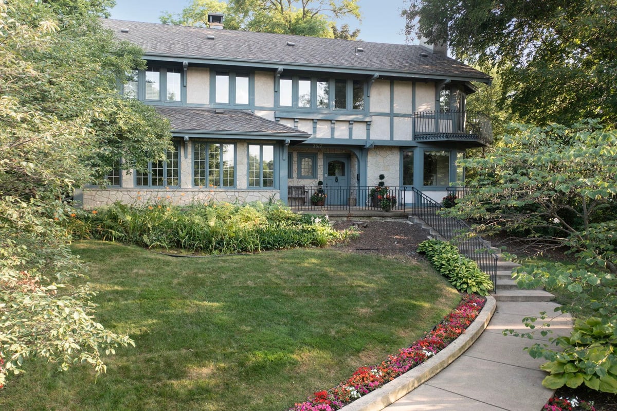 2617 Dean Parkway, Minneapolis, MN 55416