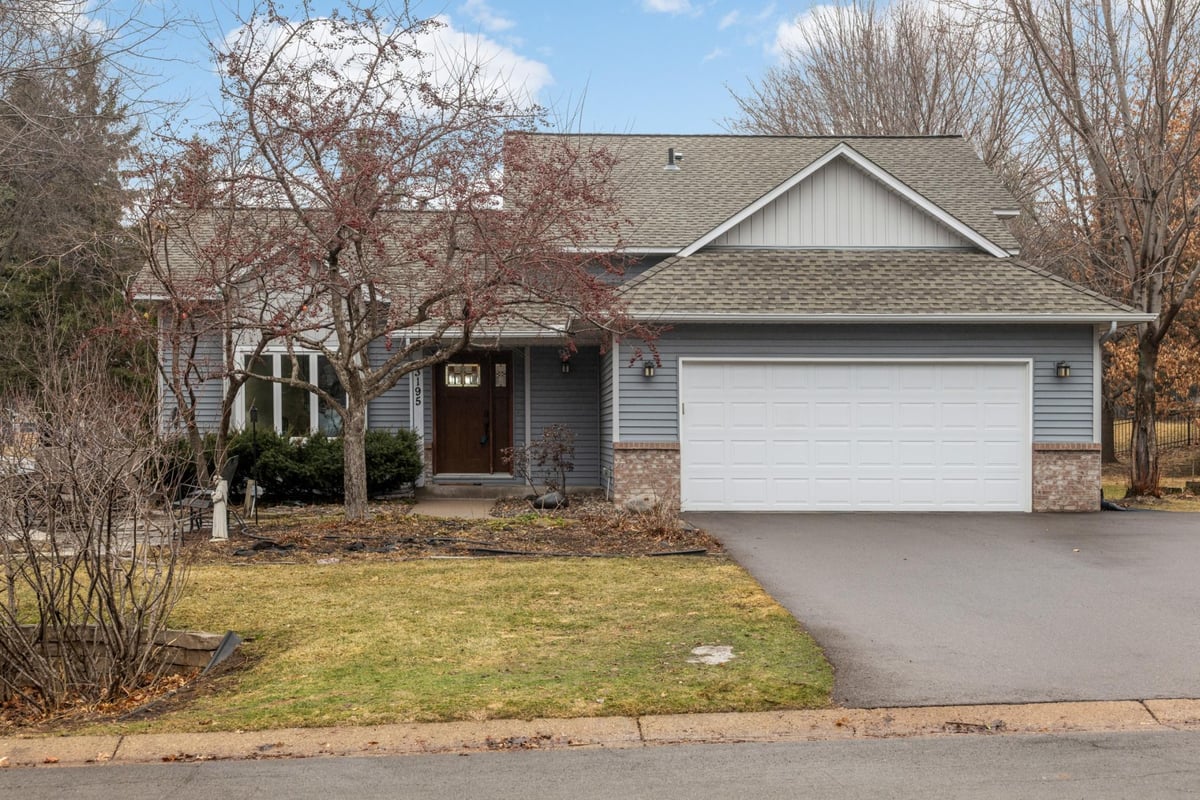 3195 Red Oak Drive, Eagan, MN 55121