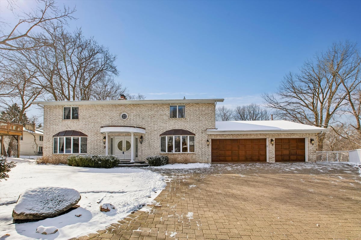 205 Hillcrest Court, Burnsville, MN 55337