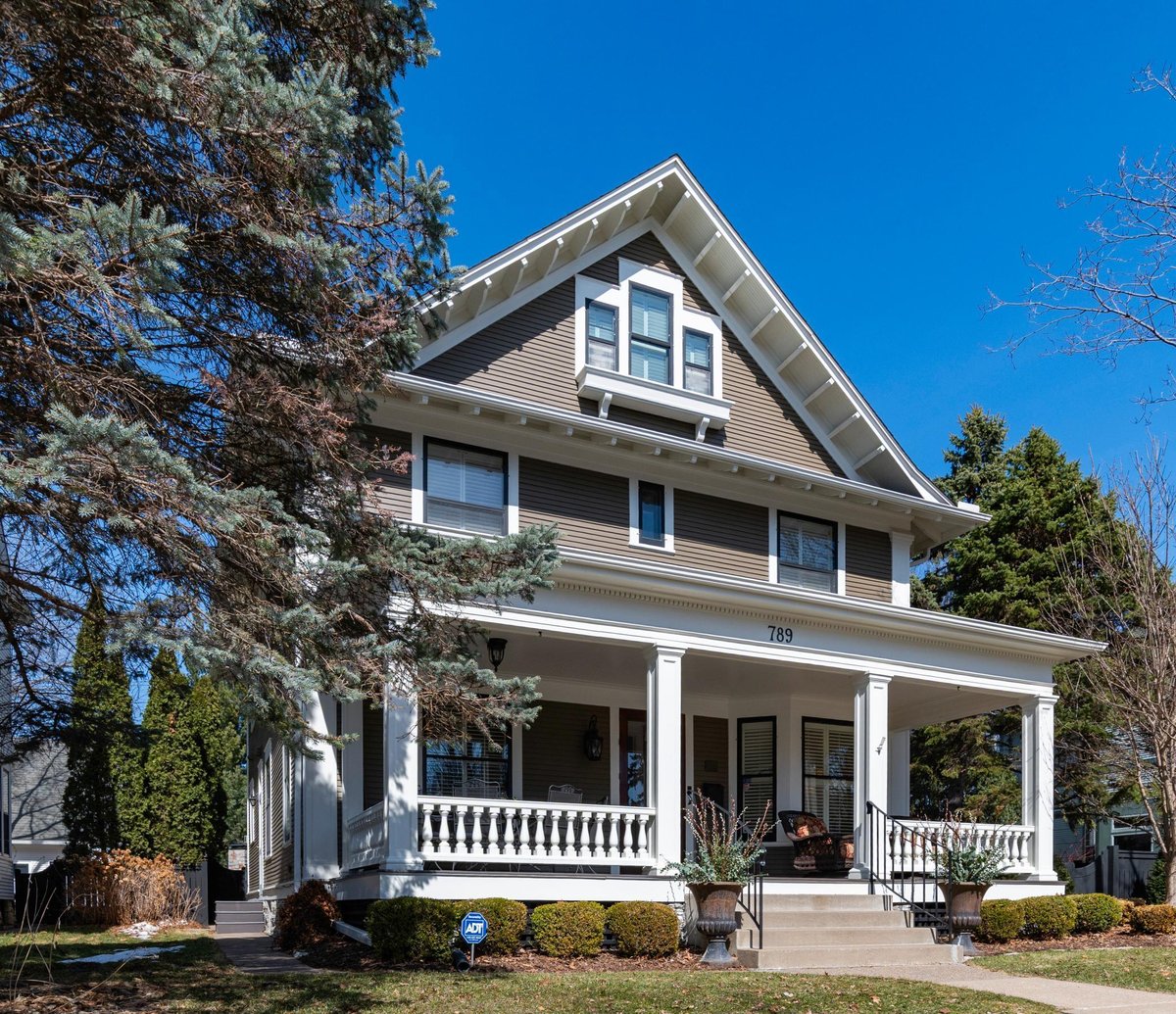 789 Lincoln Avenue, Saint Paul, MN 55105