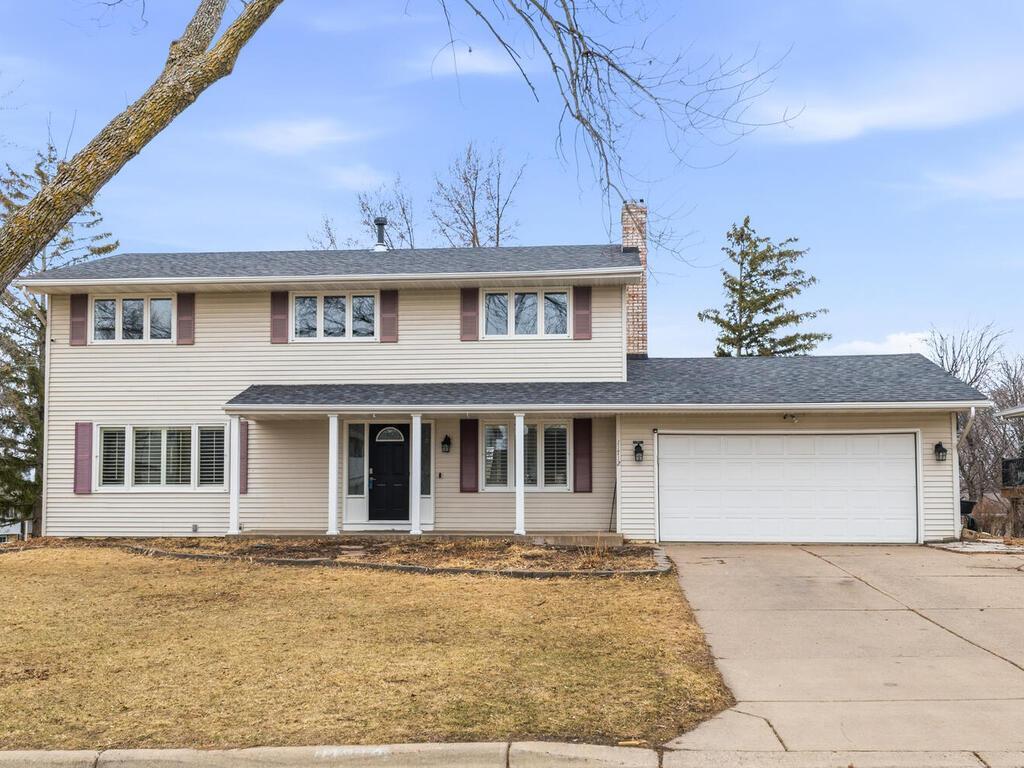 11712 Galtier Drive, Burnsville, MN 55337