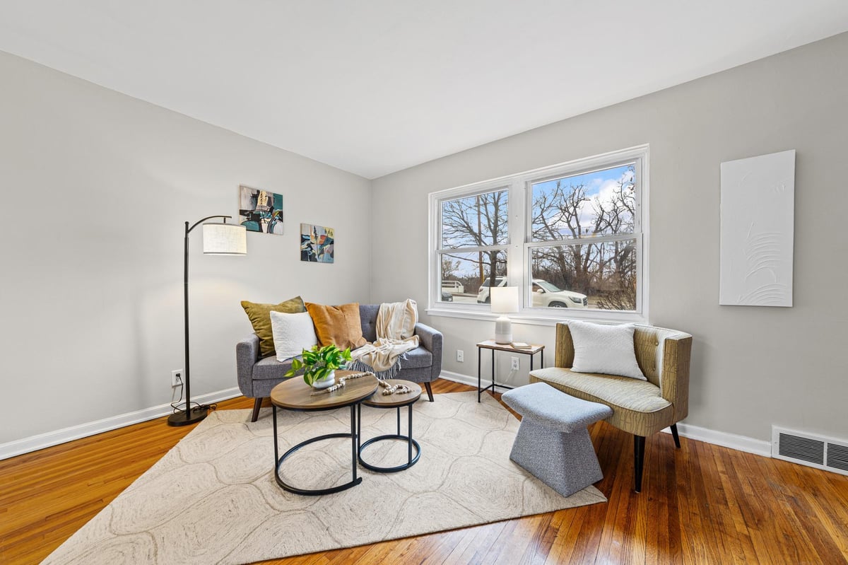 996 Cleveland Avenue S, Saint Paul, MN 55116