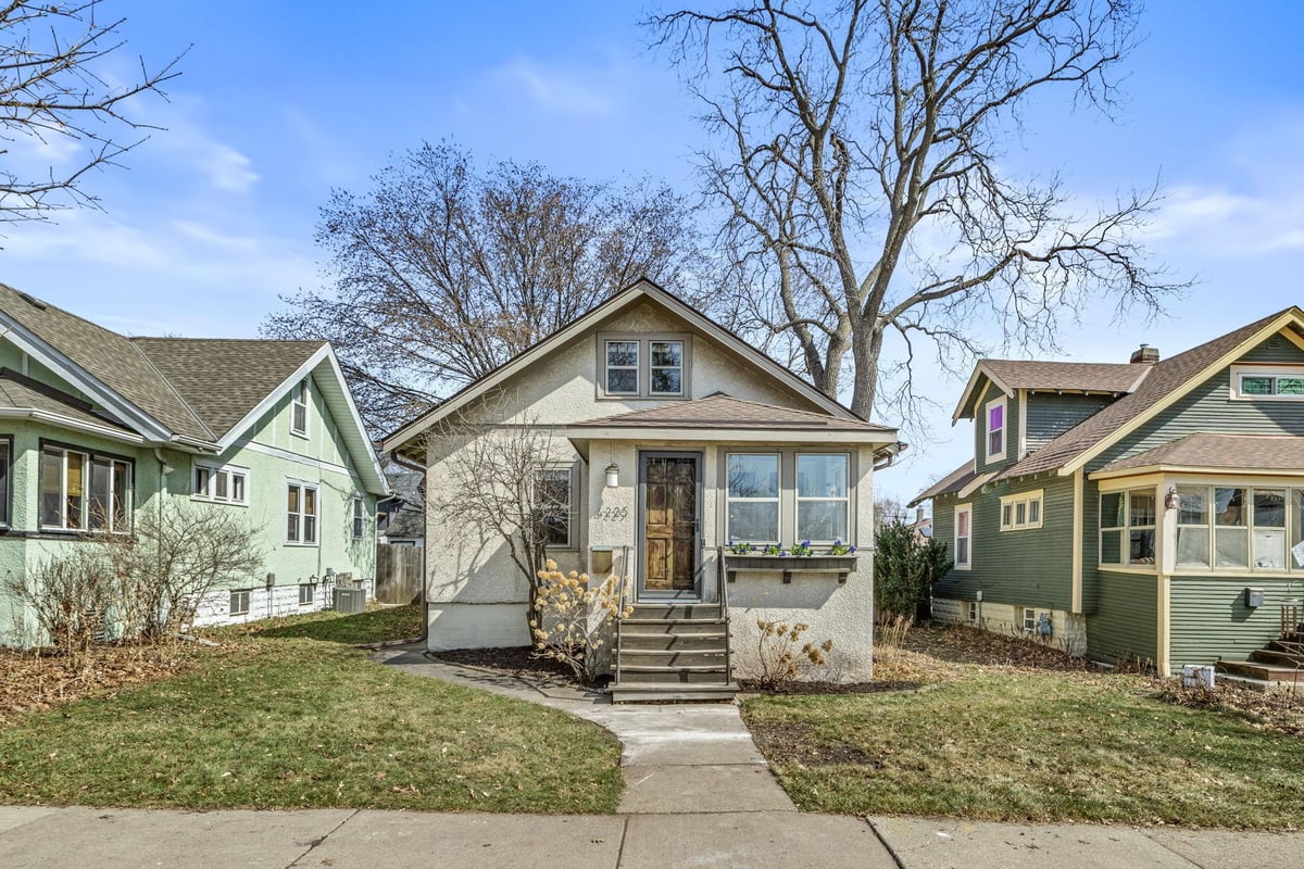 4225 Oakland Avenue, Minneapolis, MN 55407