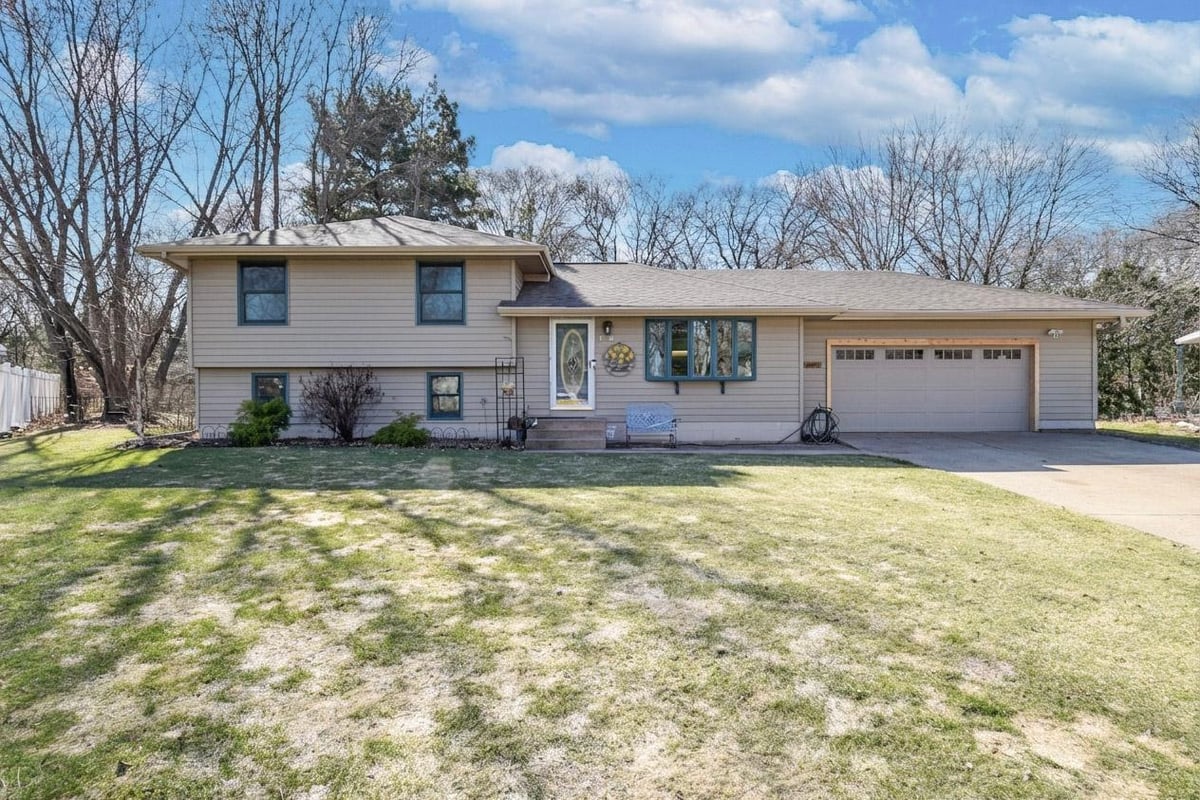 11118 7th Street NE, Blaine, MN 55434