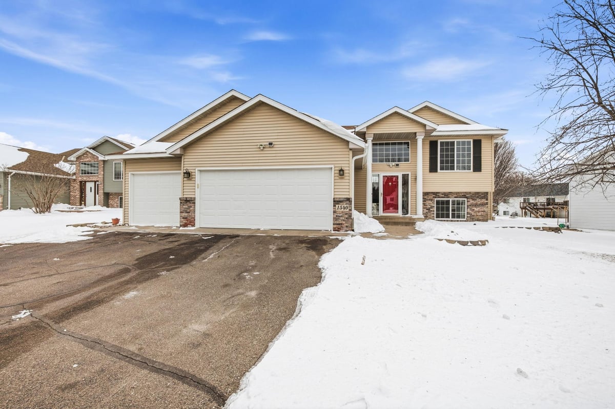 1540 Timberdoodle Drive, Saint Cloud, MN 56303