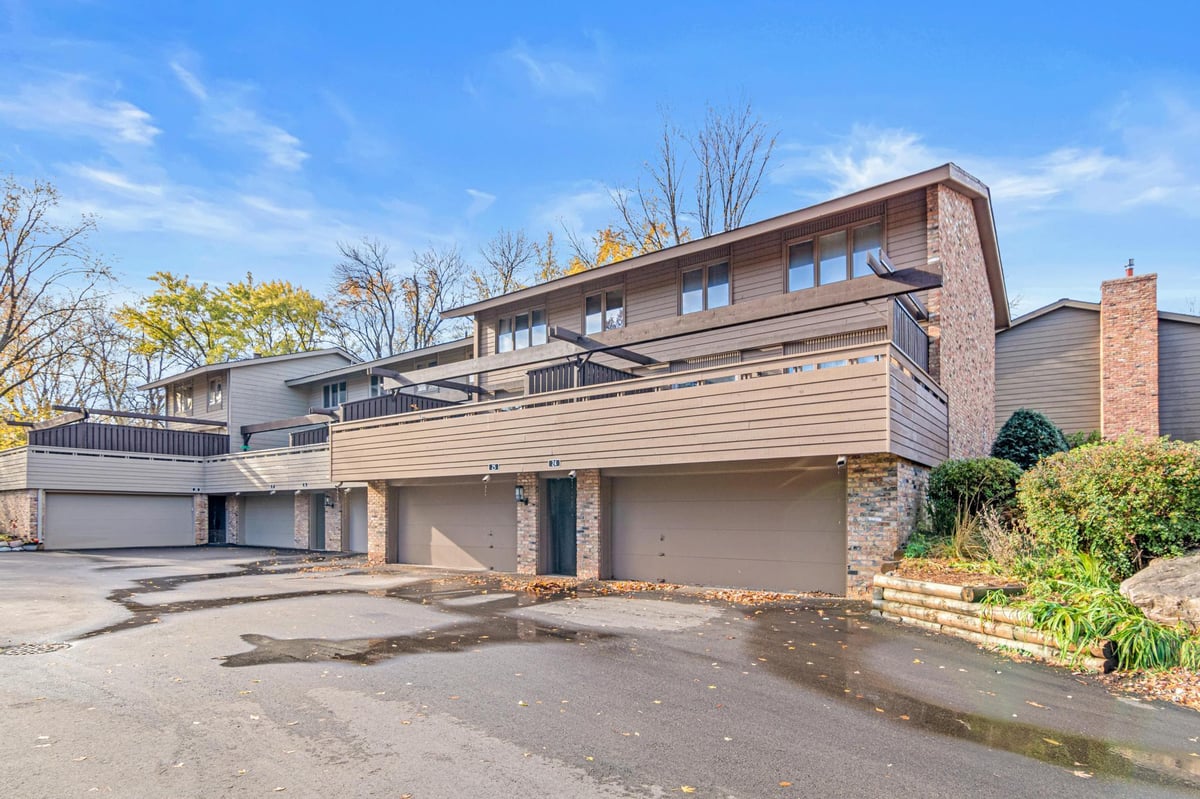 25 Birnamwood Drive, Burnsville, MN 55337