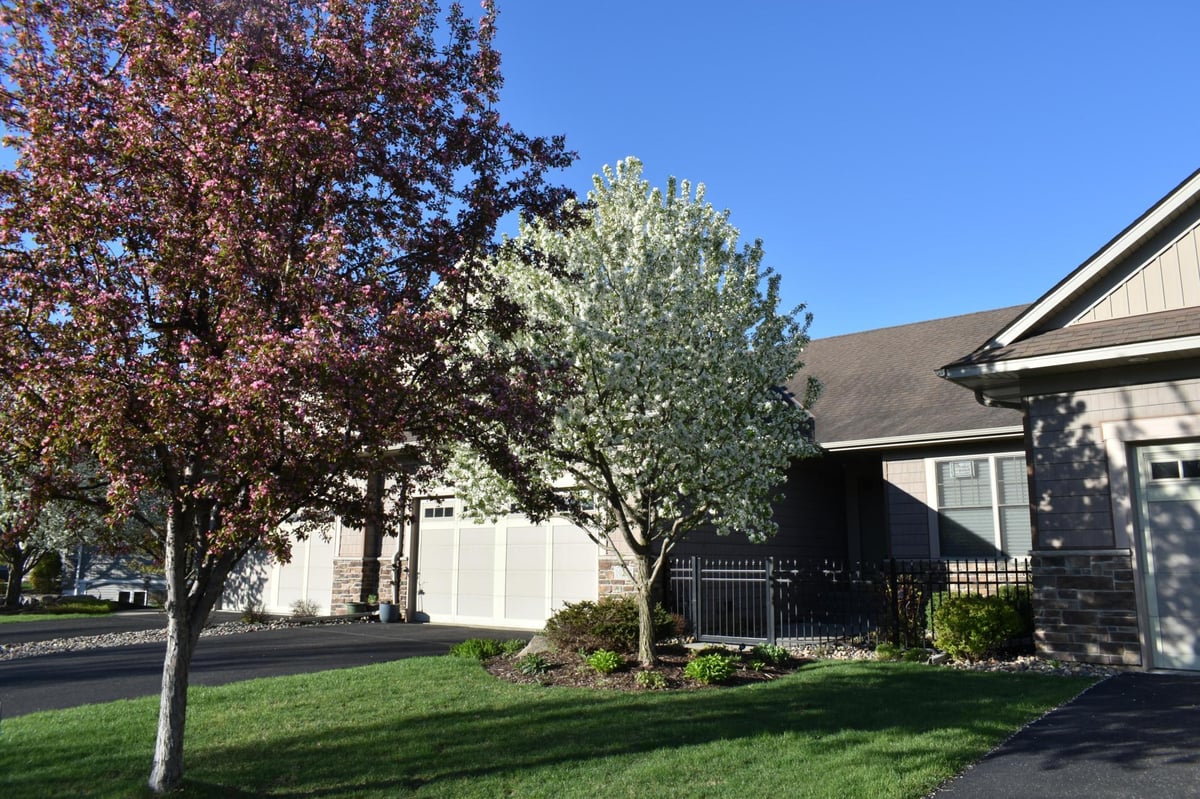 10726 Lyndale Bluffs Trail, Bloomington, MN 55420