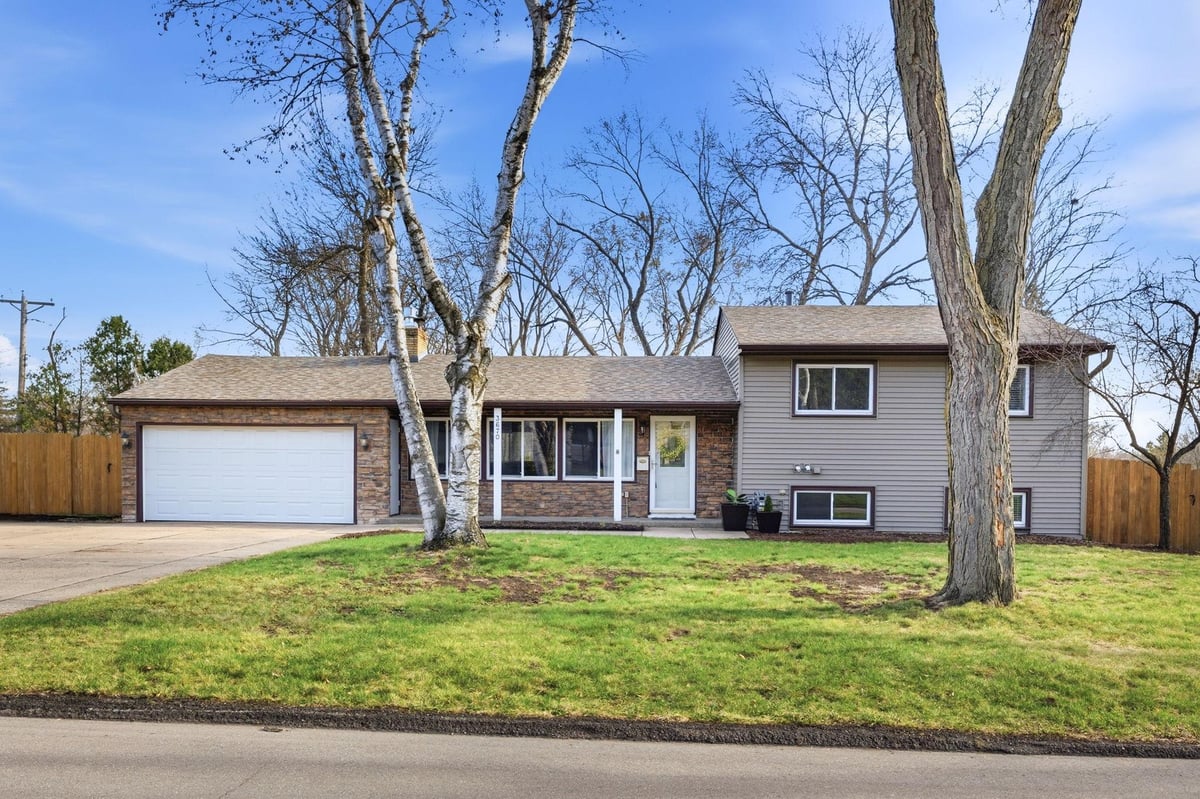 3670 Robinwood Terrace, Minnetonka, MN 55305