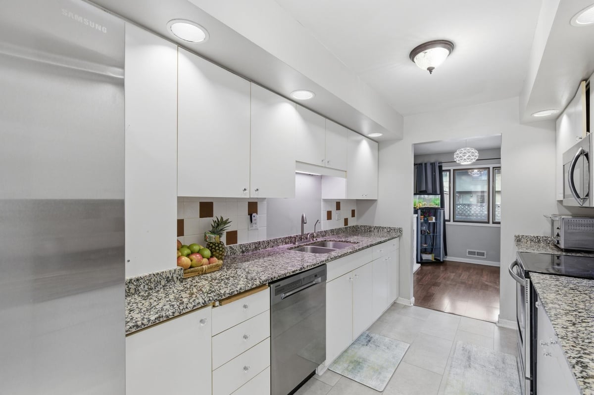 67 Walden Street, Burnsville, MN 55337