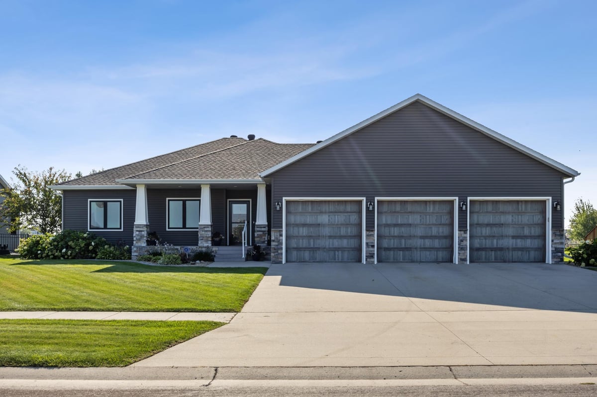 5932 Autumn Drive S, Fargo, ND 58104
