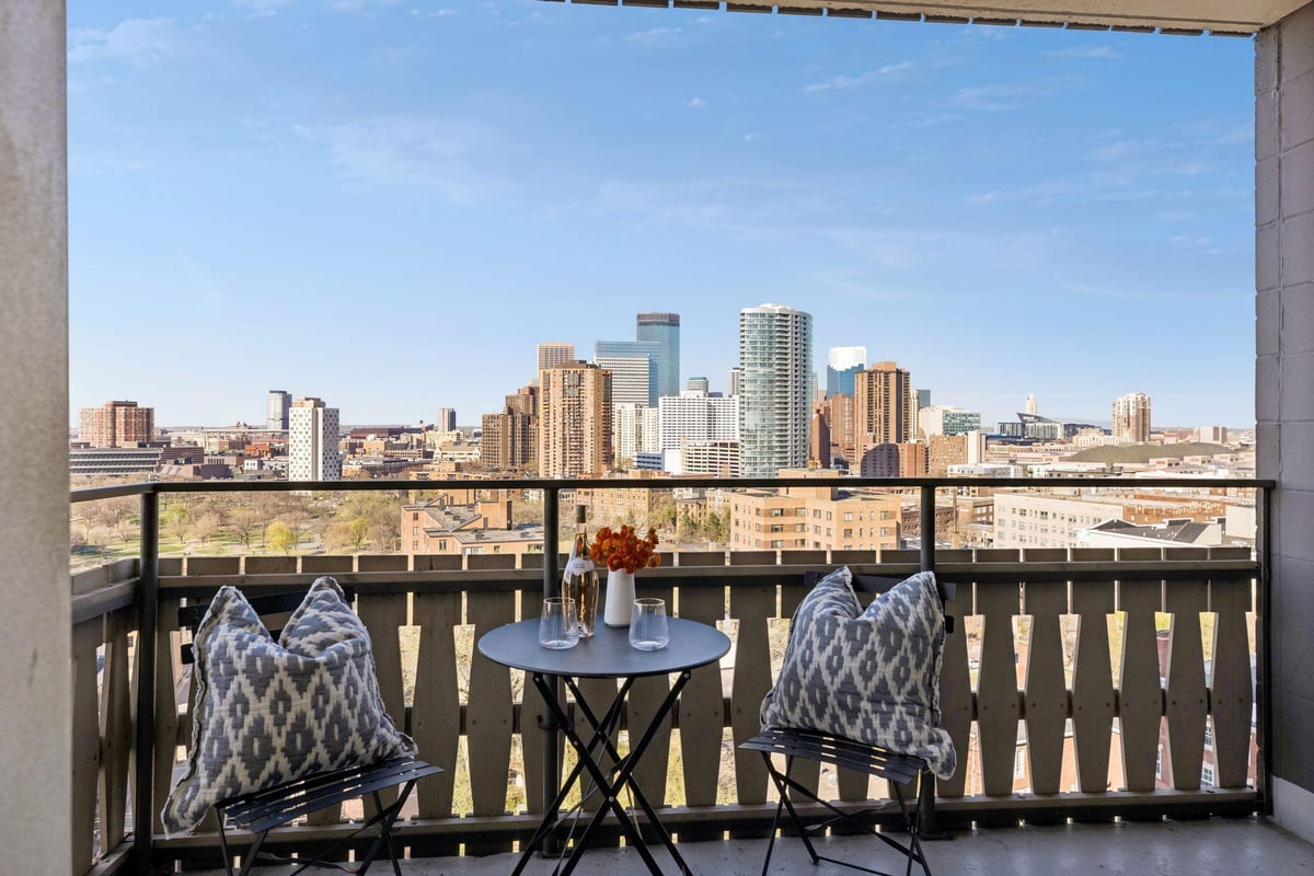 400 Groveland Avenue #1212, Minneapolis, MN 55403