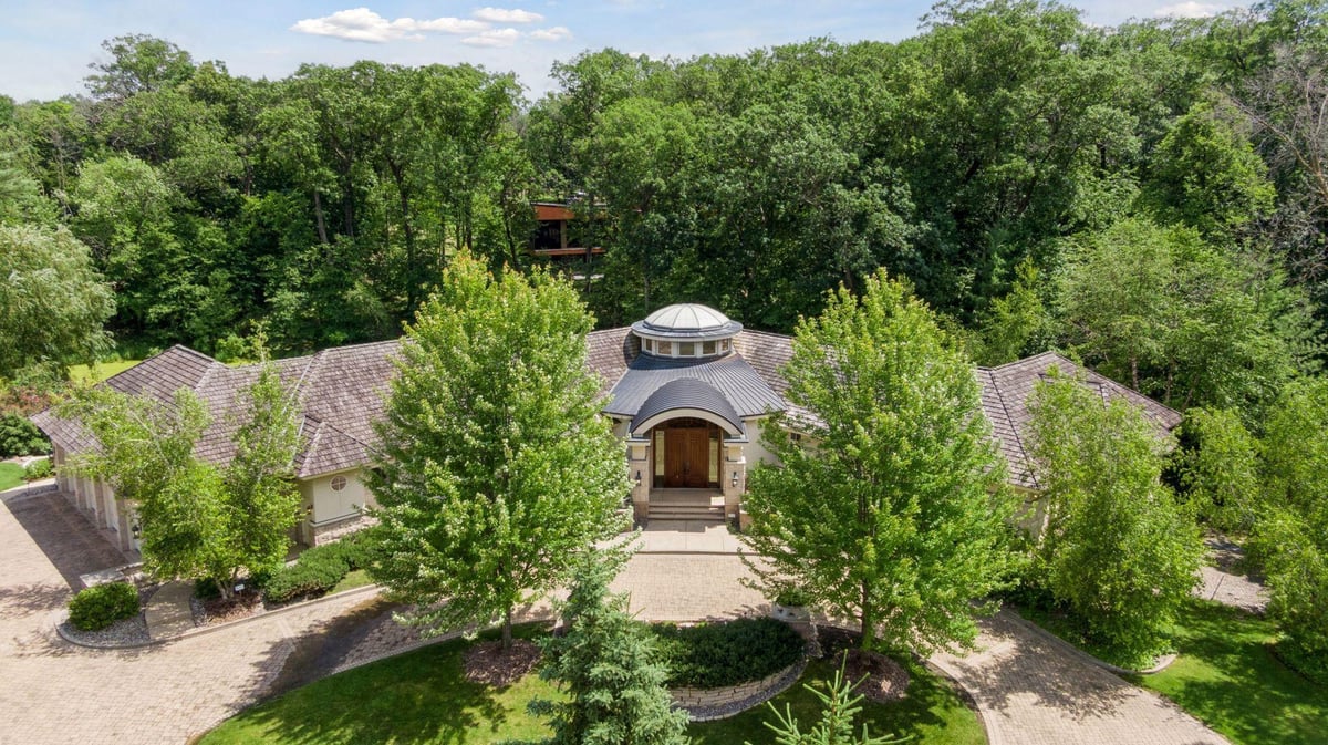 1989 Dwight Lane, Minnetonka, MN 55305