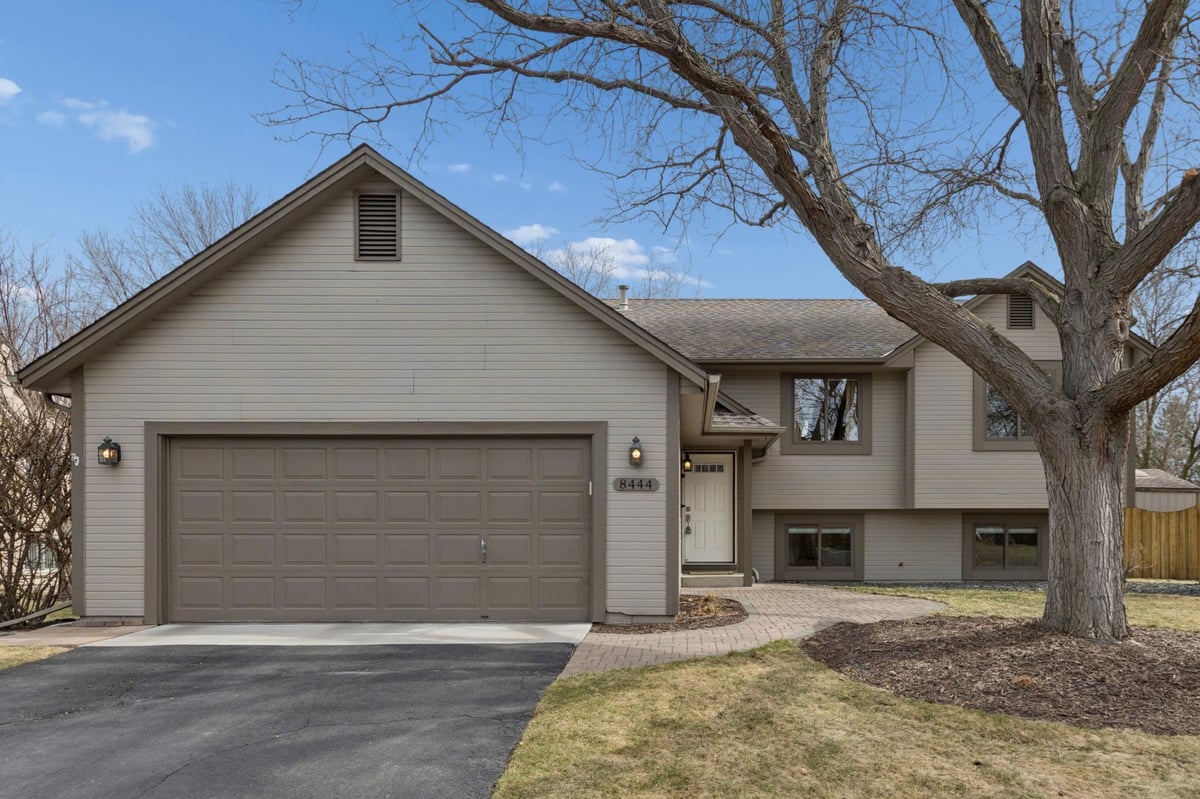 8444 Underwood Lane N, Maple Grove, MN 55369
