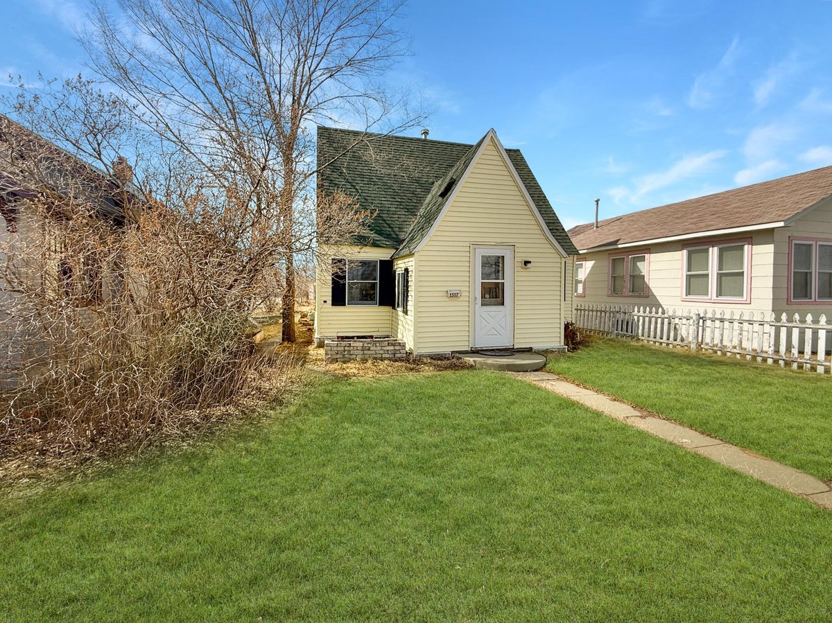 1517 Minnesota Avenue NW, Bemidji, MN 56601