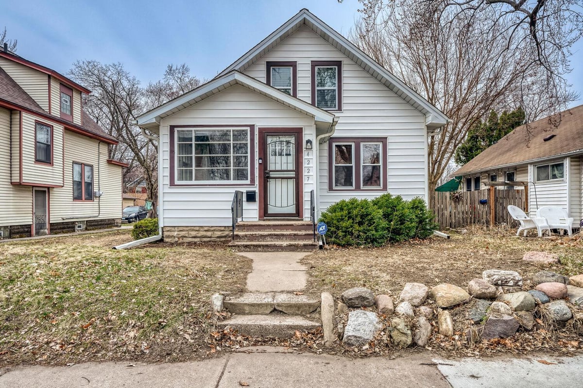 Undisclosed, Minneapolis, MN 55412