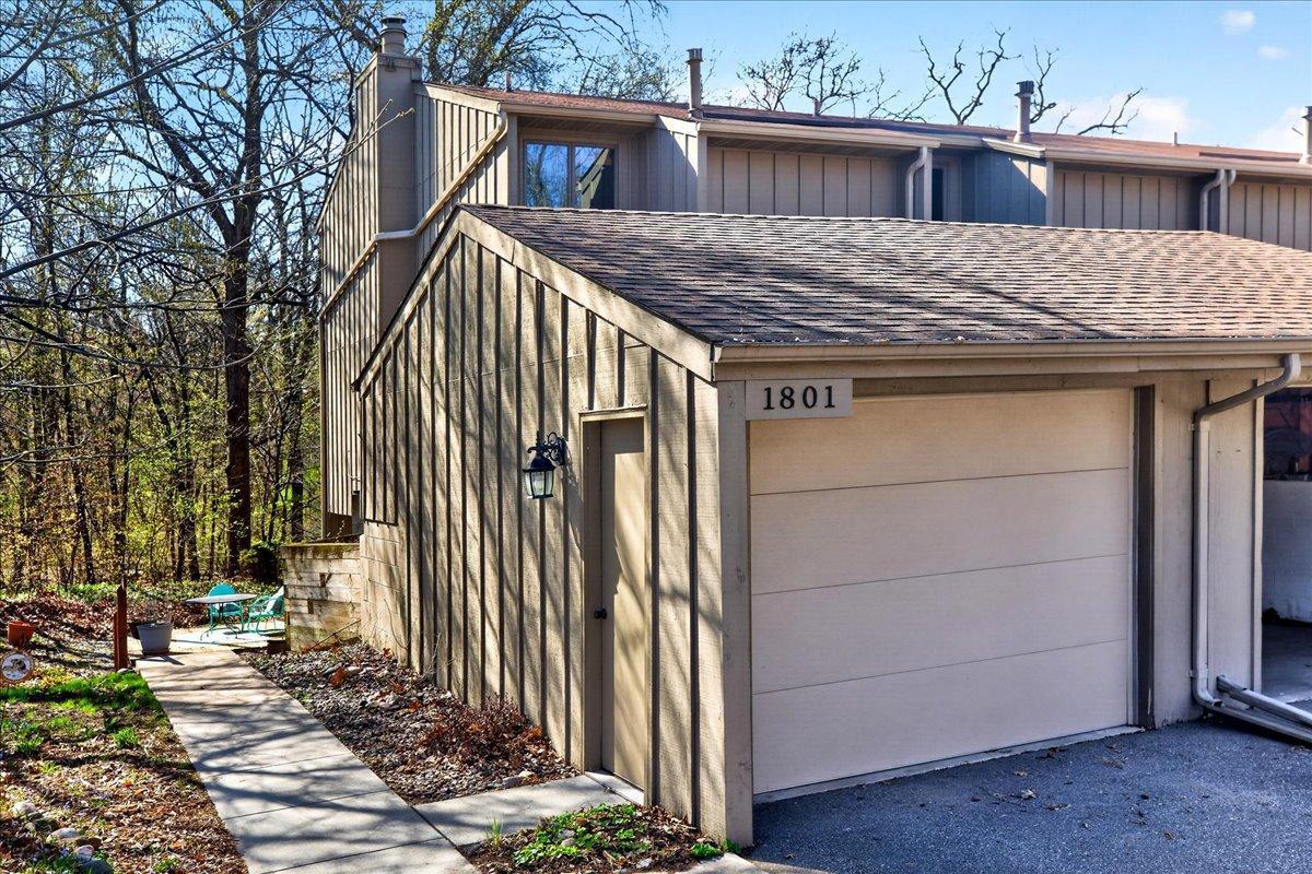 1801 Yuma Lane N, Plymouth, MN 55447