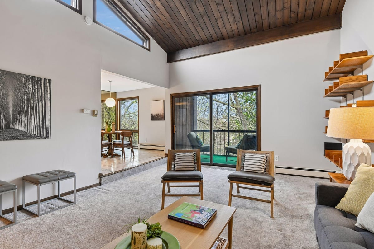 6115 Lincoln Drive #353, Edina, MN 55436