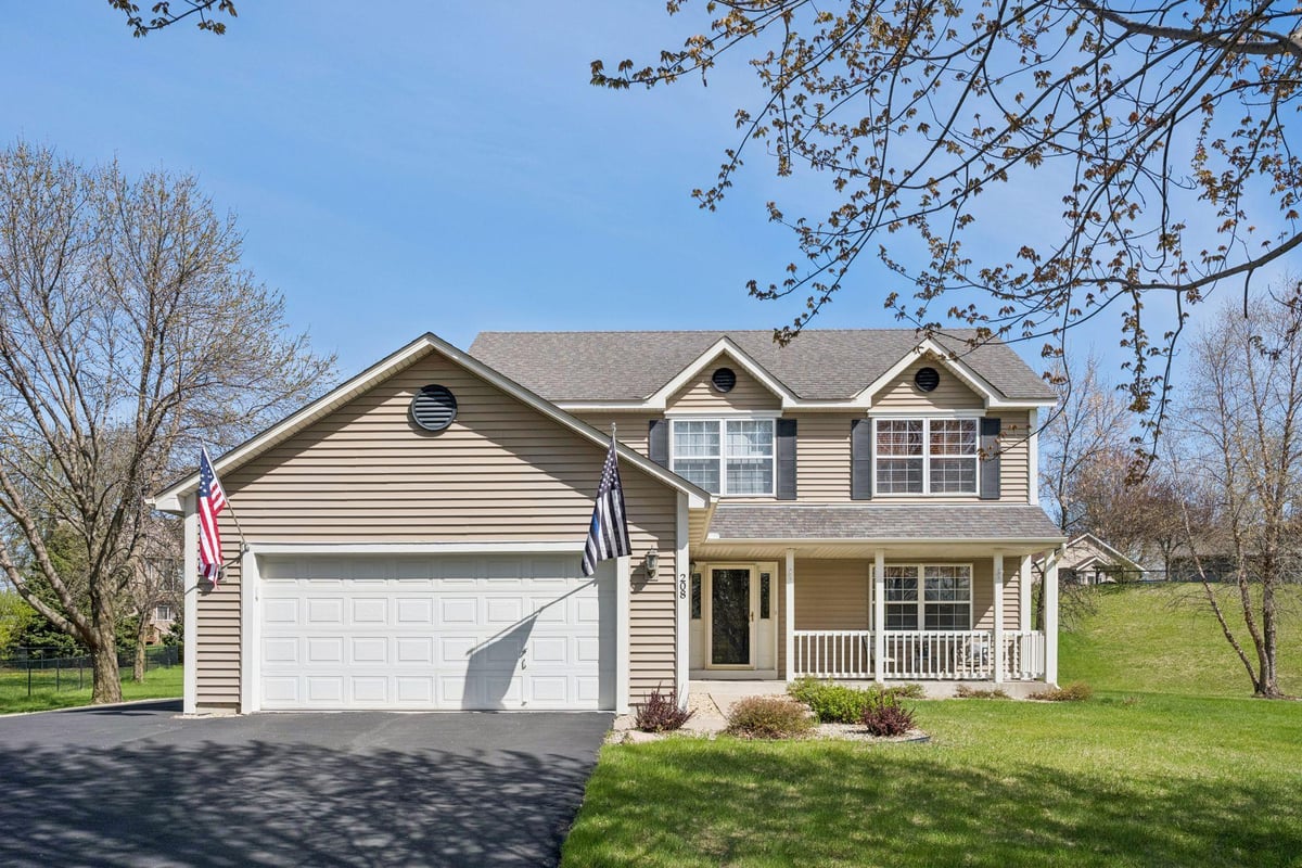 208 Cherrywood Avenue NW