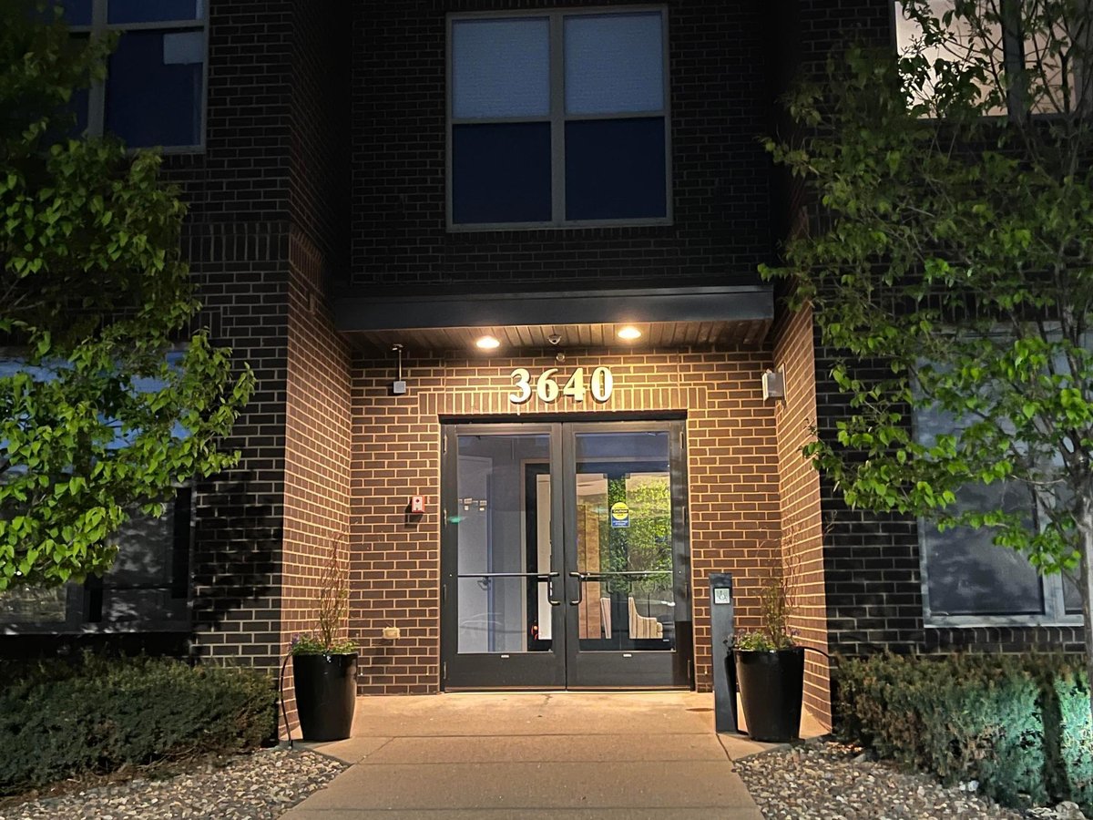 3640 Wooddale Avenue S #305, Saint Louis Park, MN 55416