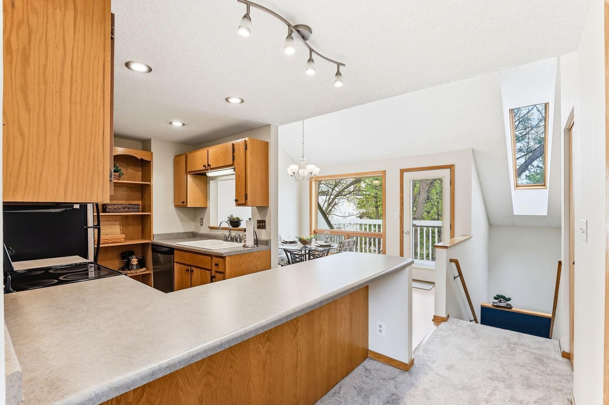 3062 Lake Shore Drive, Minneapolis, MN 55416